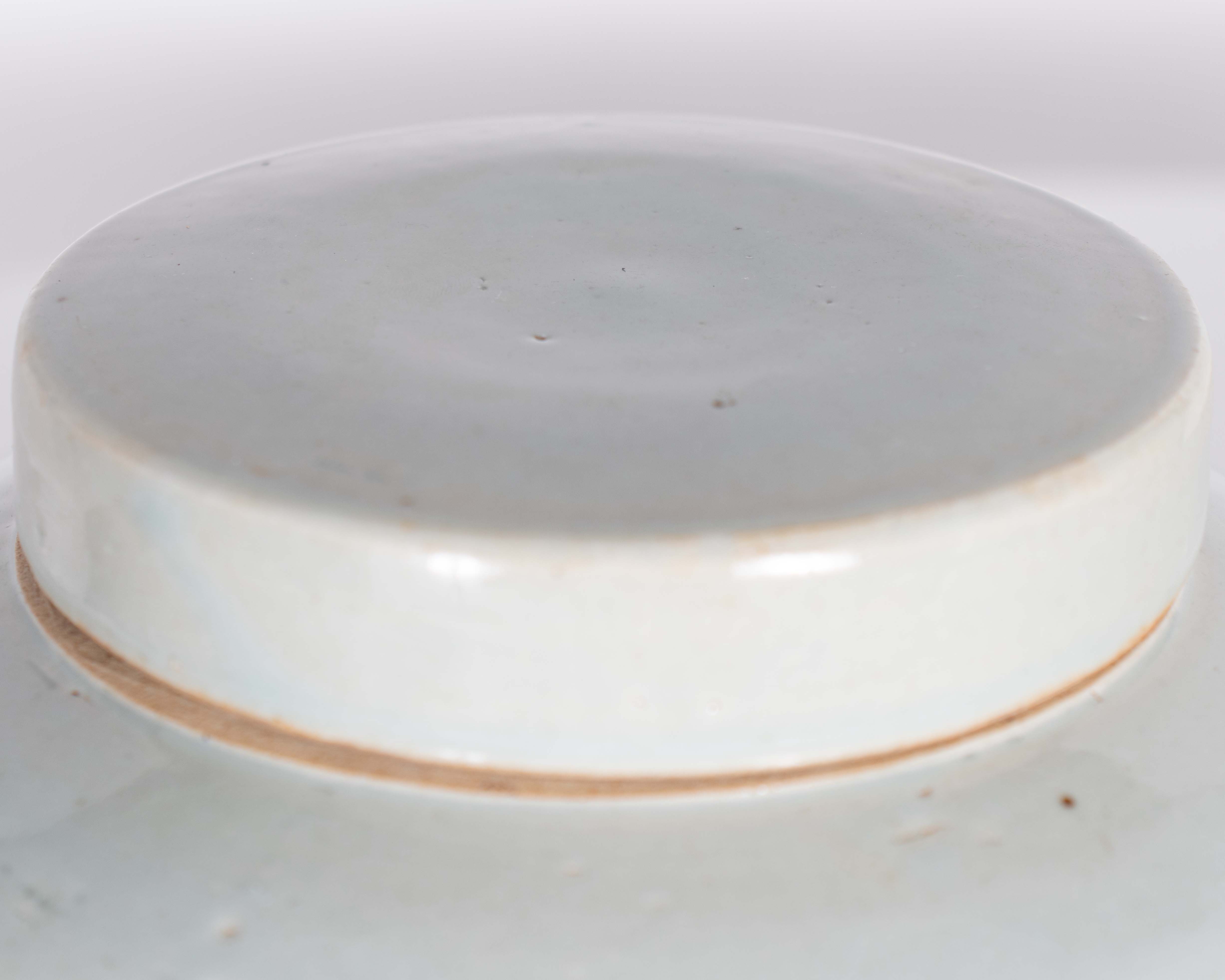 Pale Celadon Crackle Glaze Vase with Lid